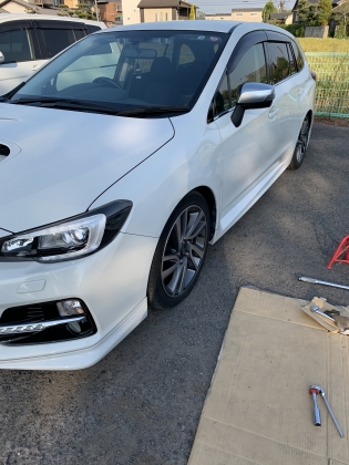 レヴォーグ 車高調取りつけ